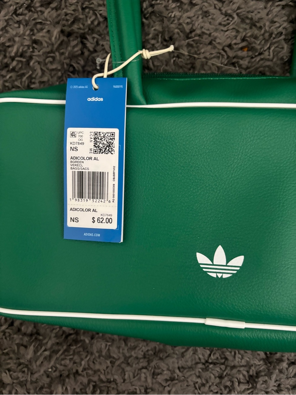 adidas Green Shoulder Bag with White Piping - Picture 2 of 5